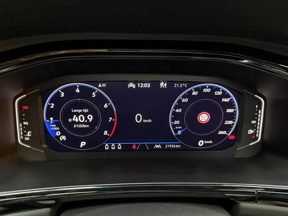 Volkswagen T-Roc 1.5 TSI R-Line Black edition IQ-Pano-keyle uit 2024, foto 14