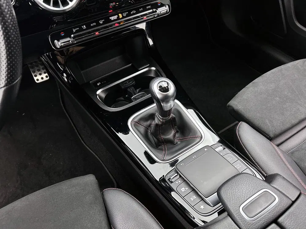 Mercedes-Benz A-Klasse 160 AMG Nightpakket uit 2020, foto 11