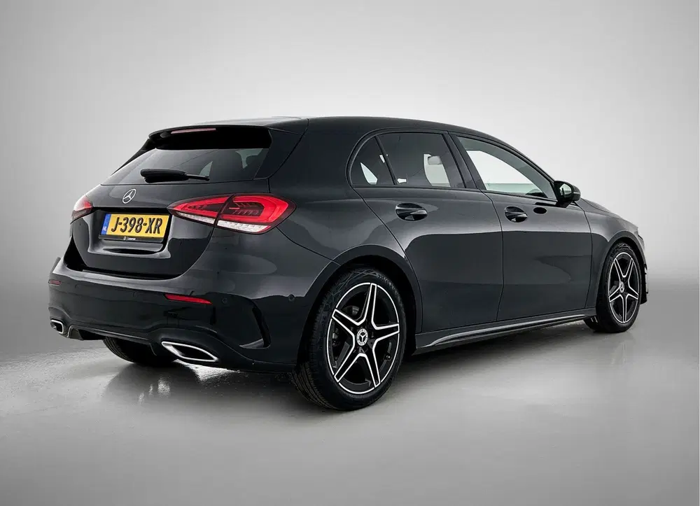 Mercedes-Benz A-Klasse 160 AMG Nightpakket uit 2020, foto 2