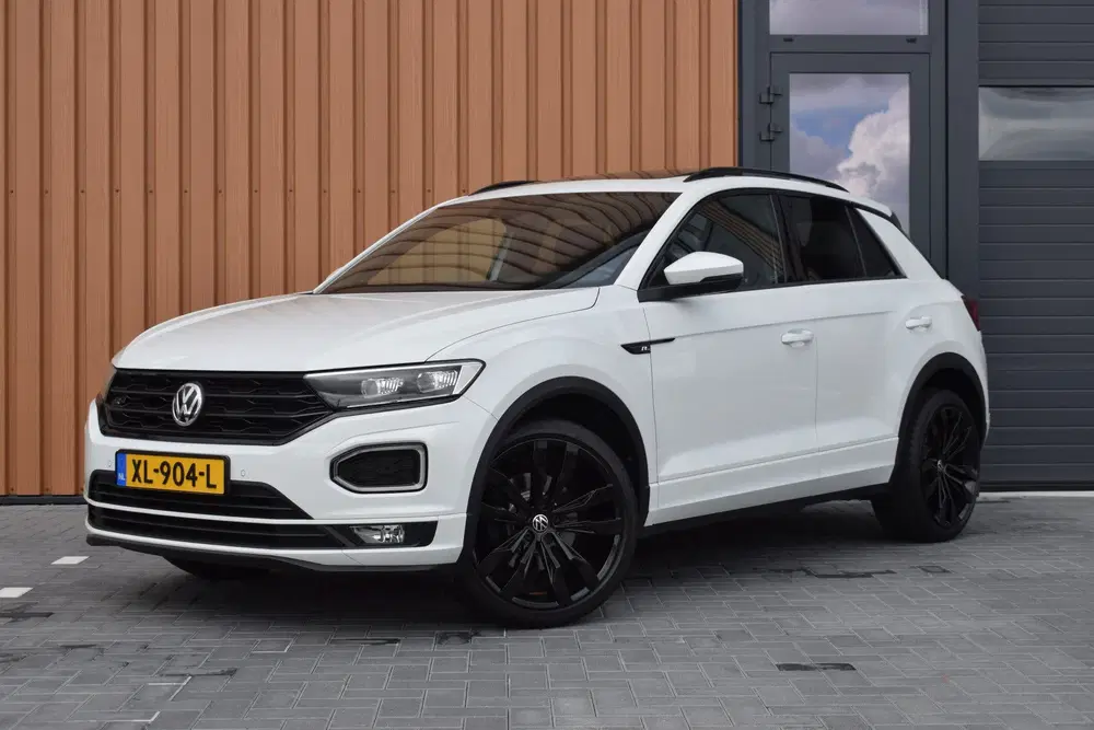 Volkswagen T-Roc 1.5 TSI 150pk DSG R-line Black style Pano uit 2019