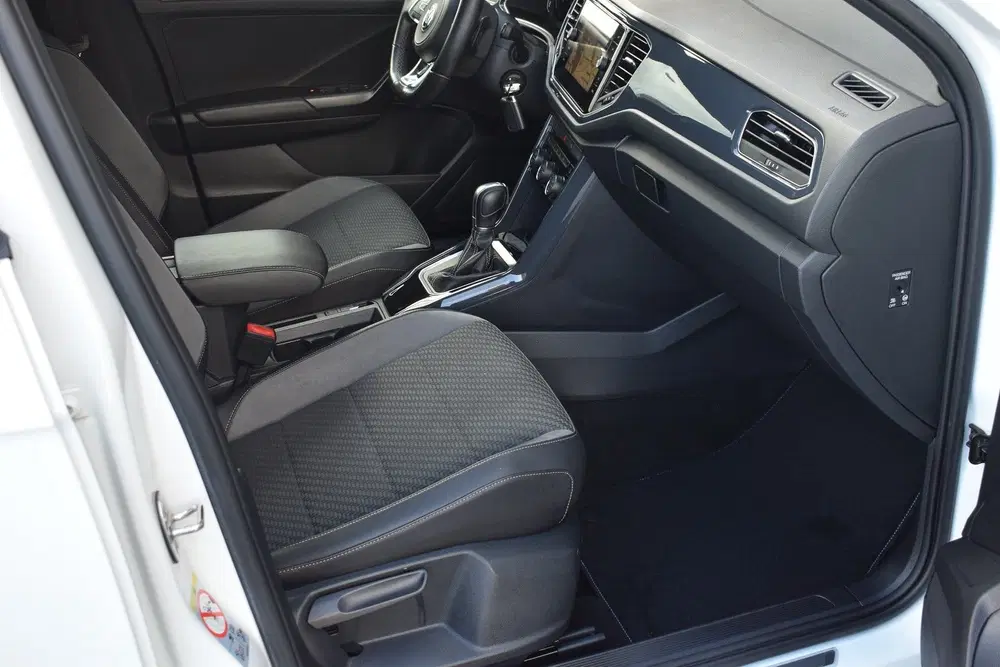 Volkswagen T-Roc 1.5 TSI 150pk DSG R-line Black style Pano uit 2019, foto 14