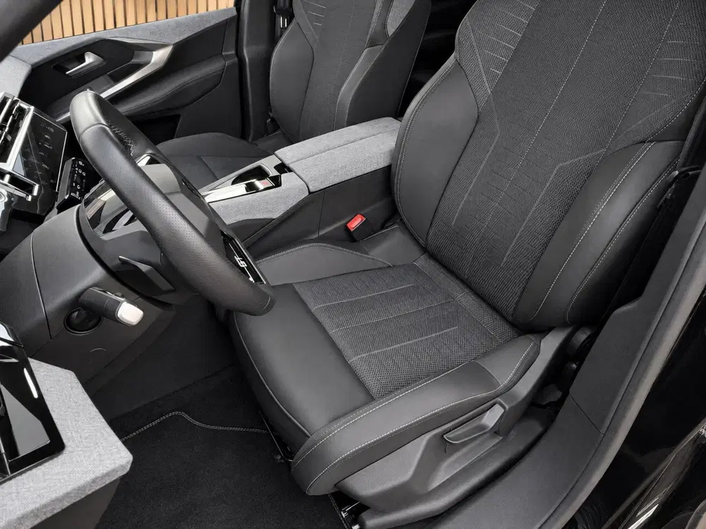 Peugeot 5008 1.2 Hybrid 145 GT 7p uit 2026, foto 13