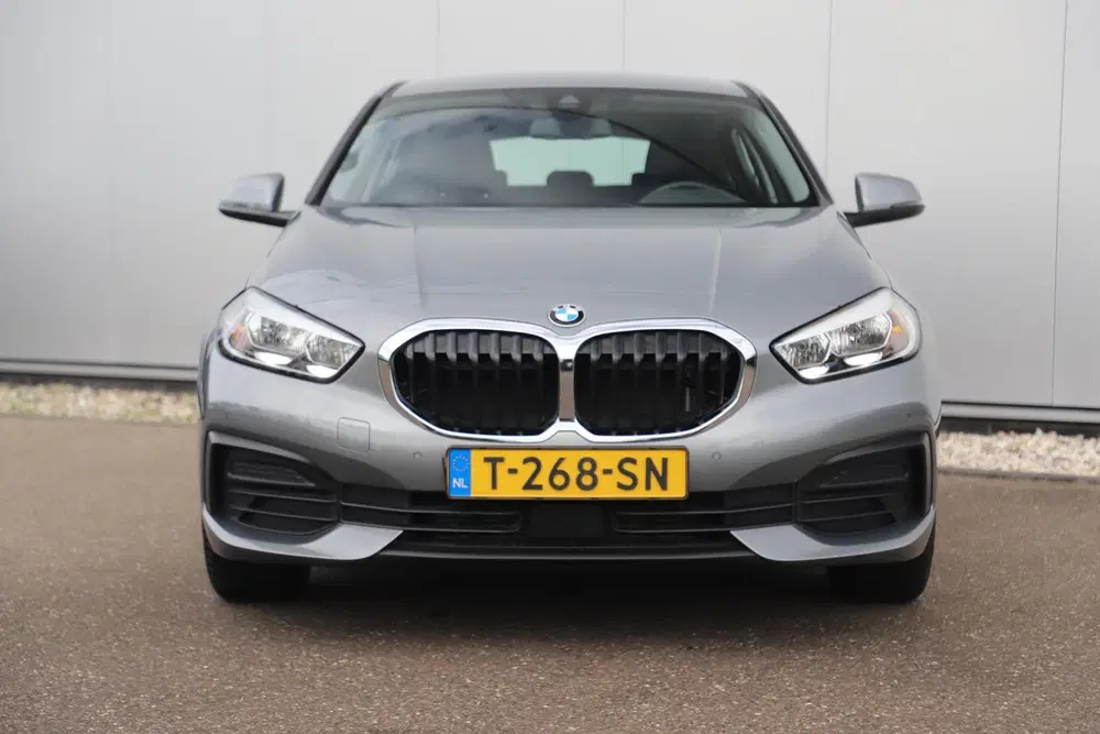 BMW 1-serie 118i 136PK Automaat Navigatie Draadloos Ca uit 2023, foto 2