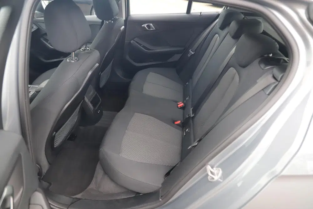 BMW 1-serie 118i 136PK Automaat Navigatie Draadloos Ca uit 2023, foto 7