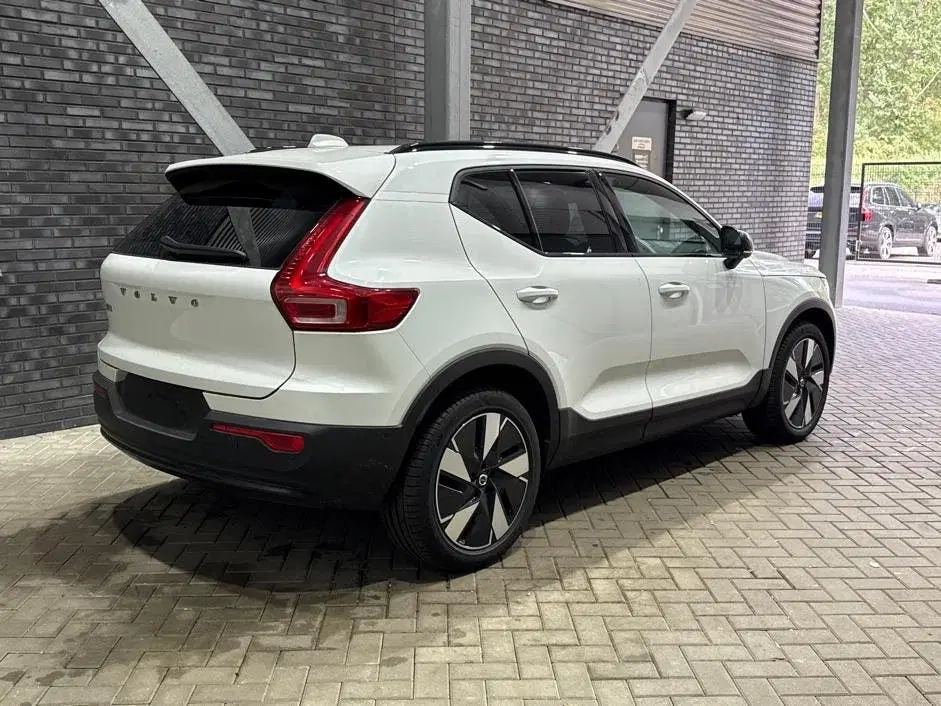 Volvo EX40 Single Motor Extended Range Plus 82 kWh uit 2026, foto 2