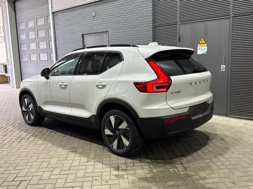 Volvo EX40 Single Motor Extended Range Plus 82 kWh uit 2026, foto 3