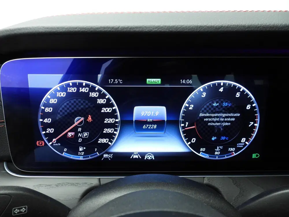 Mercedes-Benz E-Klasse AMG 53 4MATIC uit 2020, foto 12
