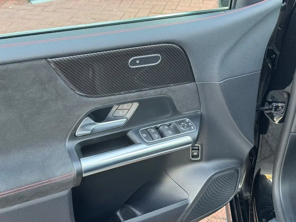 Mercedes-Benz B-Klasse 200 Business Solution AMG (bj 2020) uit 2020, foto 11