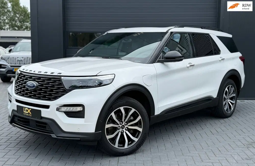 Ford Explorer 3.0 V6 EcoBoost PHEV ST-Line Pano uit 2022
