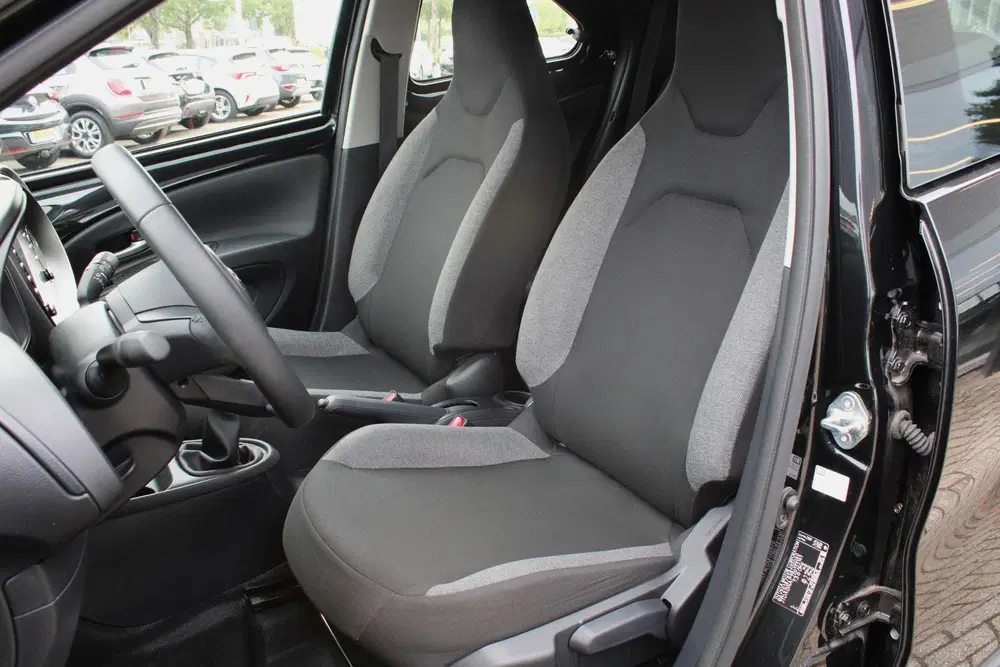 Toyota Aygo X 1.0 VVT-i MT Play CRUISE CONTROL uit 2023, foto 13