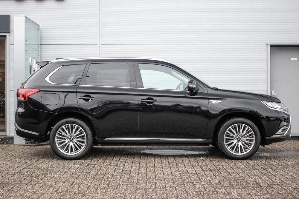 Mitsubishi Outlander 2.4 PHEV Intense uit 2021, foto 2