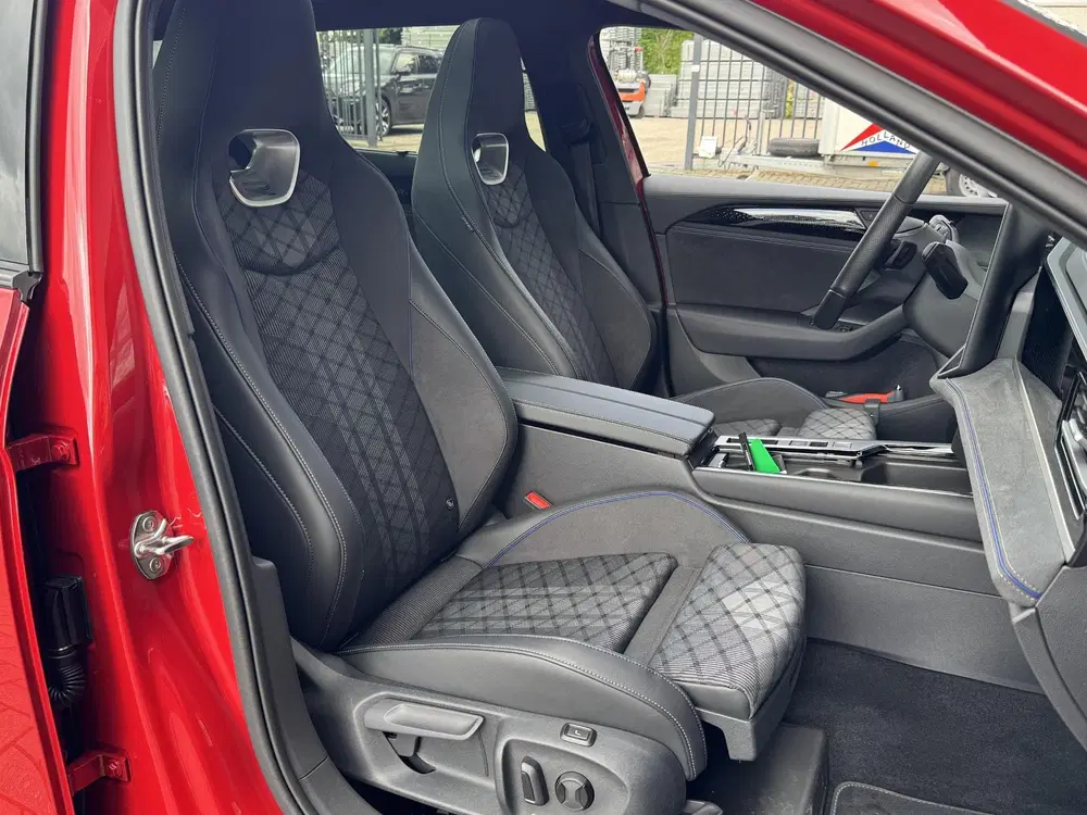 Volkswagen Passat 1.5 eTSI R-LINE BUSINESS I WINTERP uit 2024, foto 10