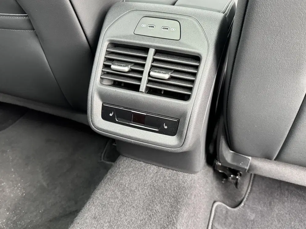 Volkswagen Passat 1.5 eTSI R-LINE BUSINESS I WINTERP uit 2024, foto 13