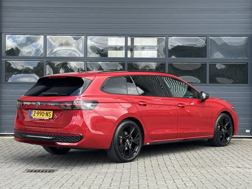Volkswagen Passat 1.5 eTSI R-LINE BUSINESS I WINTERP uit 2024, foto 3