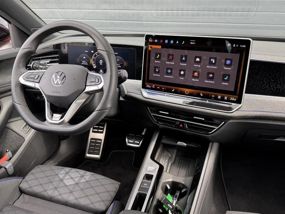 Volkswagen Passat 1.5 eTSI R-LINE BUSINESS I WINTERP uit 2024, foto 8