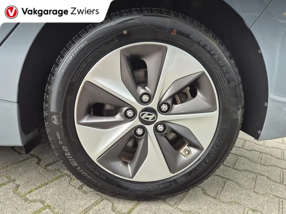 Hyundai IONIQ Comfort EV uit 2019, foto 4