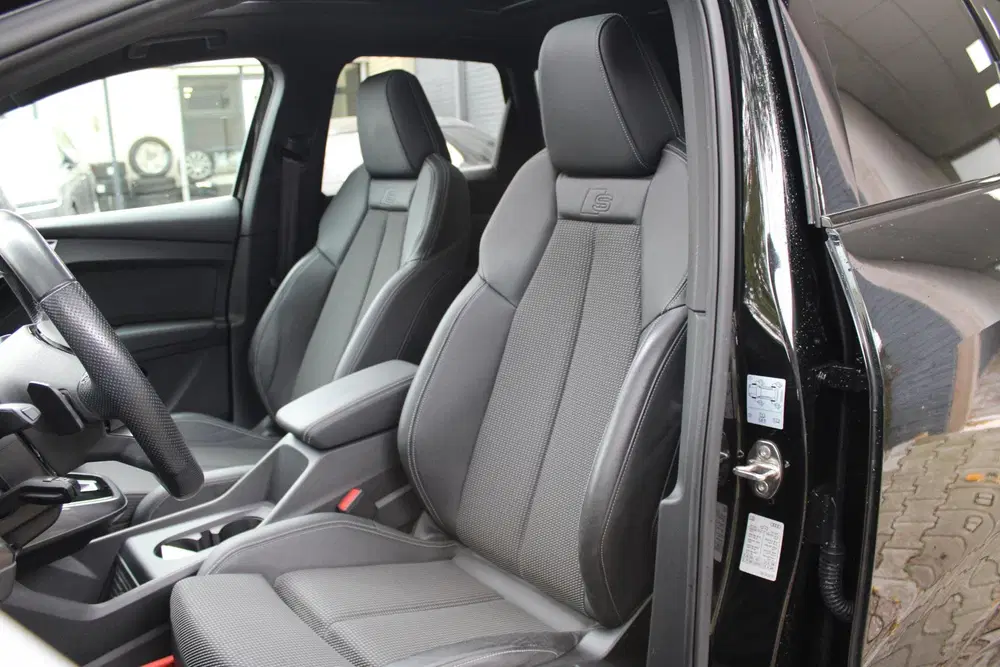 Audi Q4 e-tron 40 S Competition 77 kWh uit 2021, foto 10