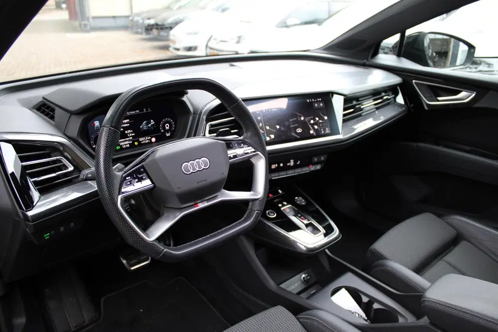 Audi Q4 e-tron 40 S Competition 77 kWh uit 2021, foto 12