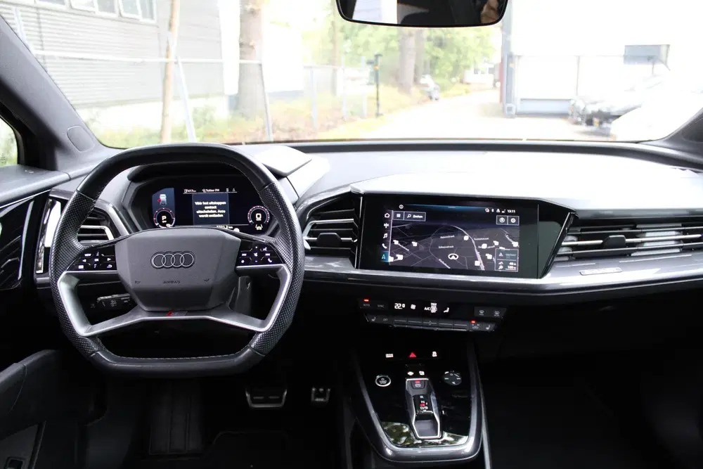 Audi Q4 e-tron 40 S Competition 77 kWh uit 2021, foto 13