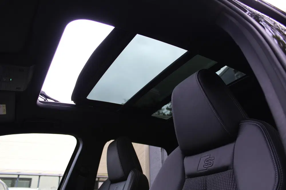 Audi Q4 e-tron 40 S Competition 77 kWh uit 2021, foto 7