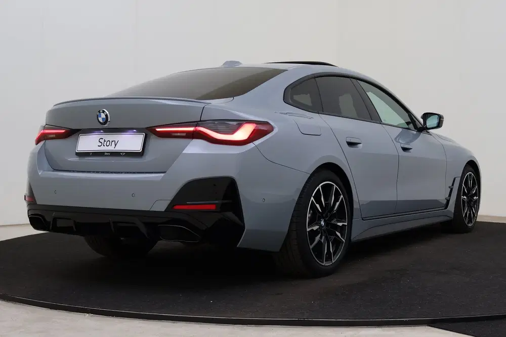 BMW 4-serie Coupé M440i xDrive High Executive Automaat uit 2022, foto 2