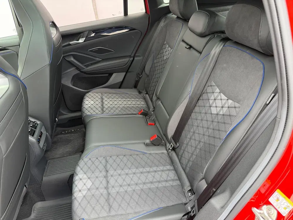 Volkswagen Tiguan 1.5 eTSI R-Line Edition uit 2024, foto 10