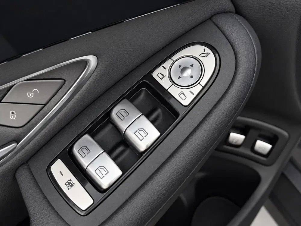 Mercedes-Benz GLC 300e 4MATIC uit 2022, foto 15