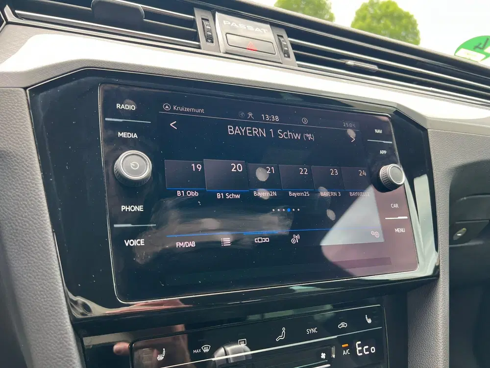 Volkswagen Passat 1.4 TSI PHEV GTE virtual cockpit uit 2022, foto 13