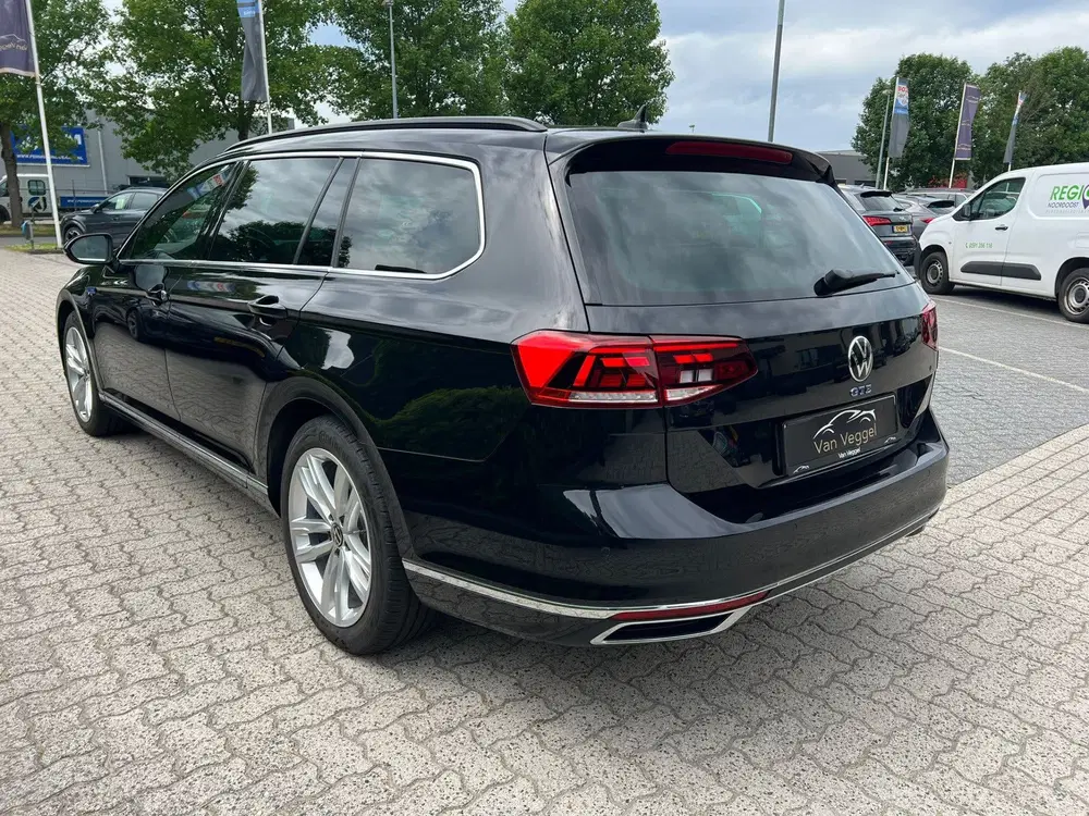 Volkswagen Passat 1.4 TSI PHEV GTE virtual cockpit uit 2022, foto 8