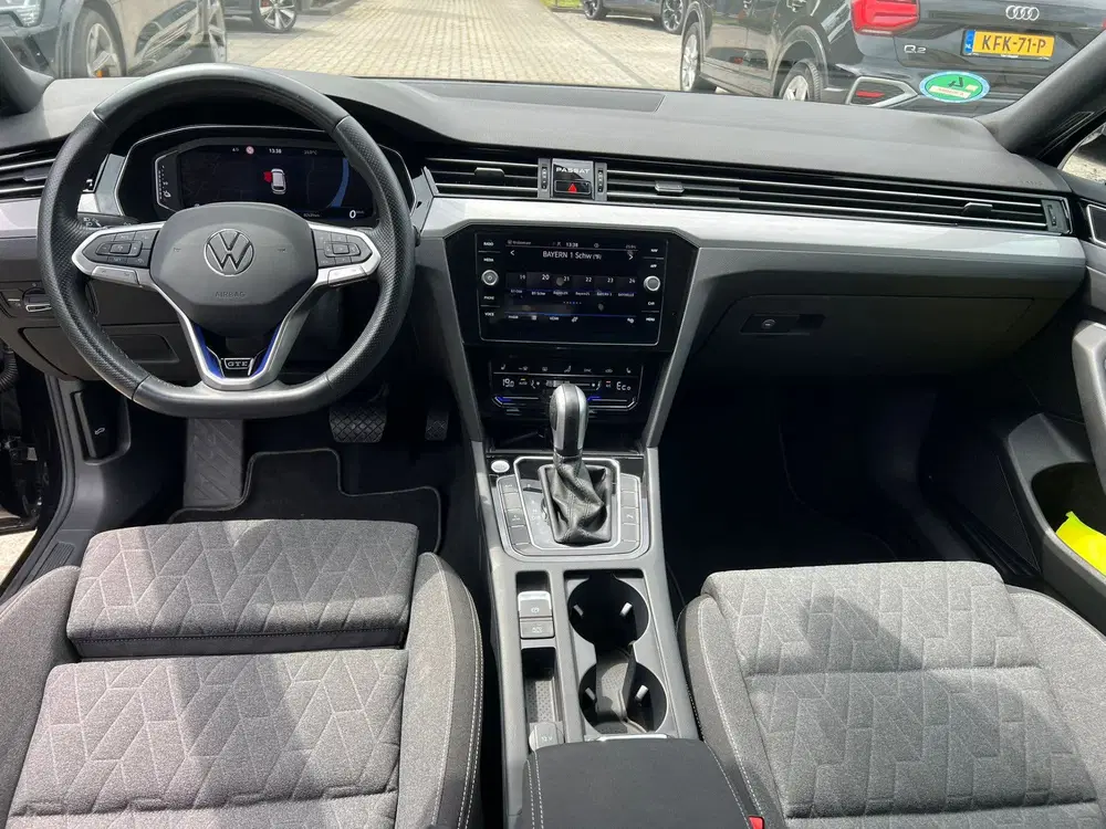 Volkswagen Passat 1.4 TSI PHEV GTE virtual cockpit uit 2022, foto 9