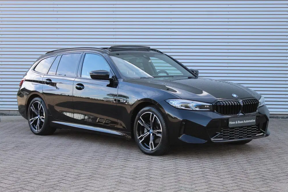 BMW 3-serie 320e M-pakket uit 2023, foto 4