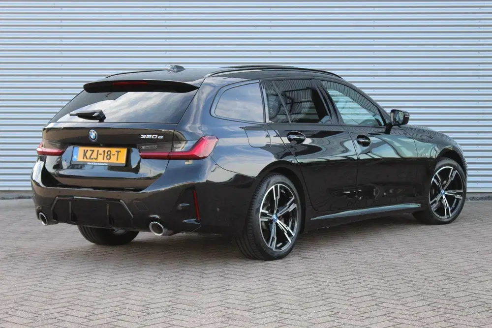 BMW 3-serie 320e M-pakket uit 2023, foto 6