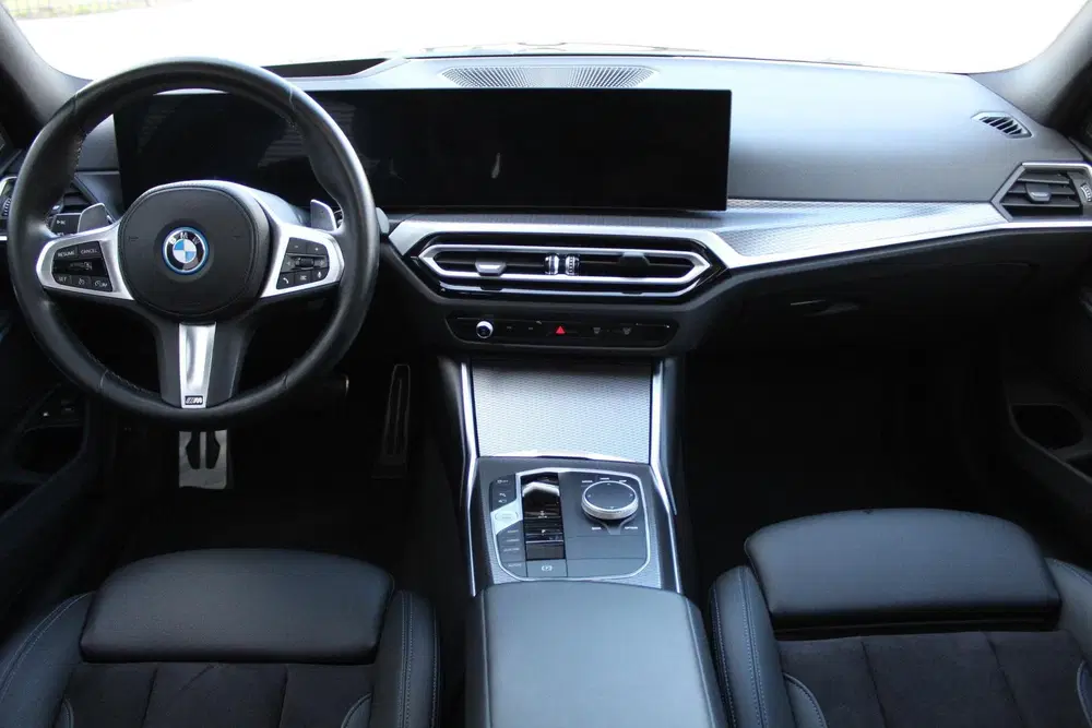 BMW 3-serie 320e M-pakket uit 2023, foto 9