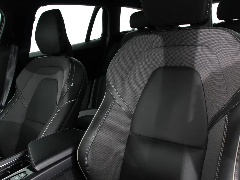 Volvo V60 2.0 B4 R-Design Navigatie Camera Climate C uit 2022, foto 10