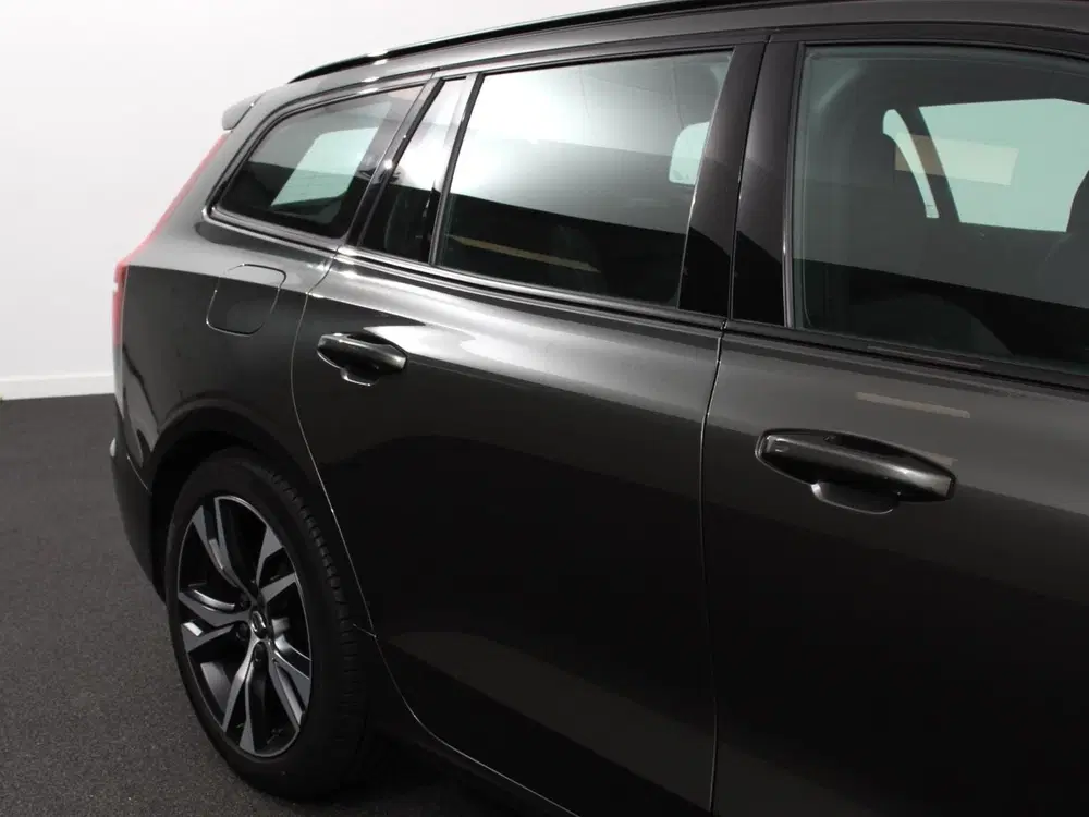 Volvo V60 2.0 B4 R-Design Navigatie Camera Climate C uit 2022, foto 13