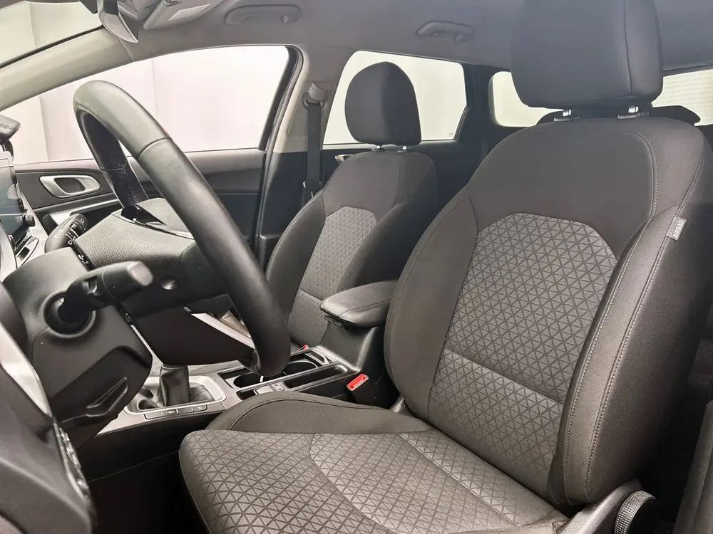 Kia Ceed 1.0 T-GDi DynamicLine uit 2023, foto 13