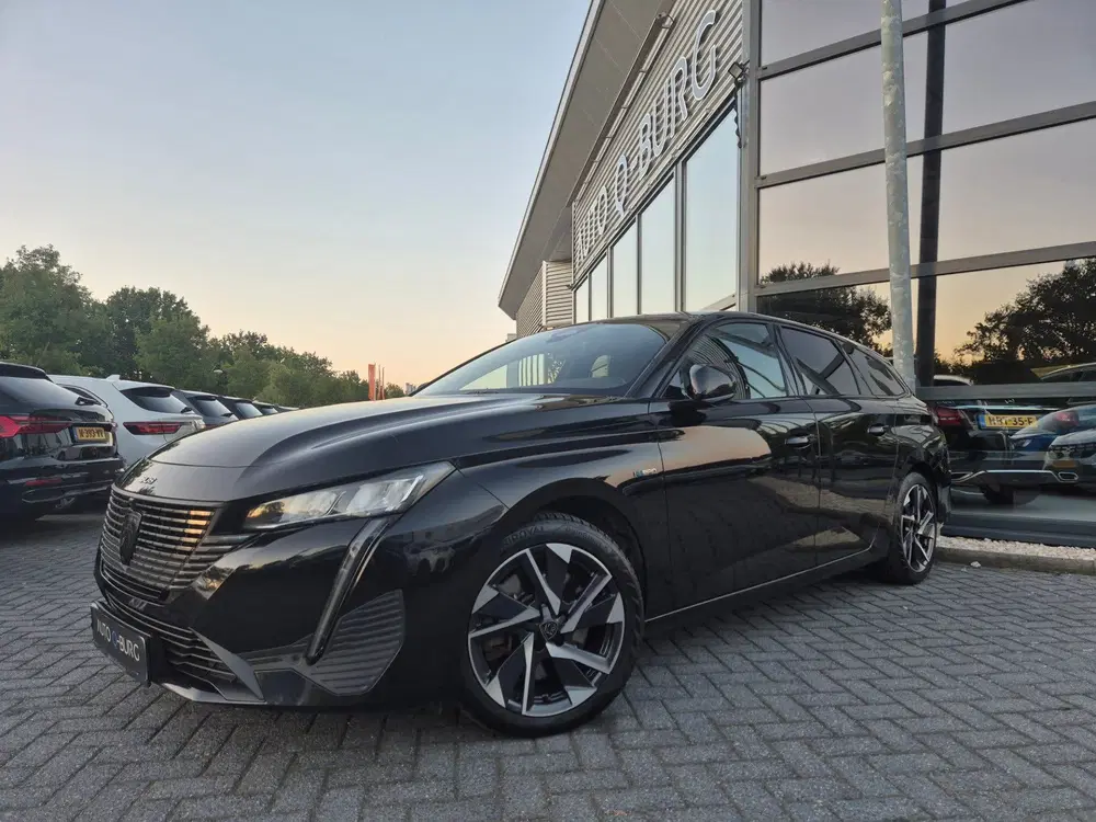 Peugeot 308 1.6 Plug-in Hybrid Allure uit 2023, foto 4