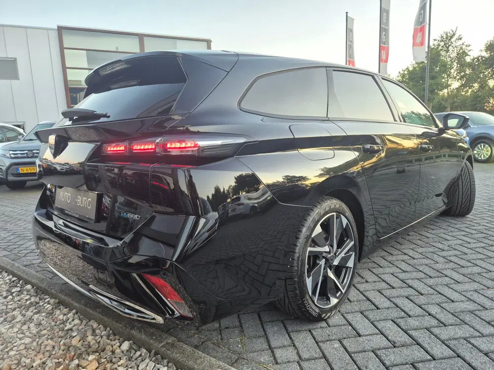 Peugeot 308 1.6 Plug-in Hybrid Allure uit 2023, foto 7