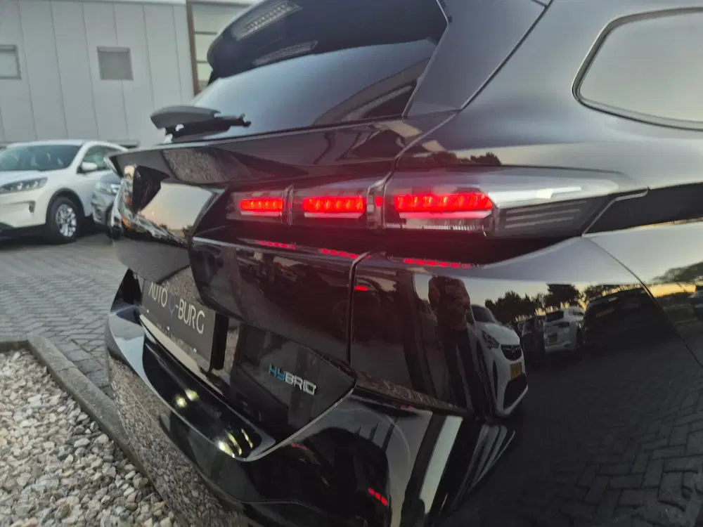 Peugeot 308 1.6 Plug-in Hybrid Allure uit 2023, foto 8