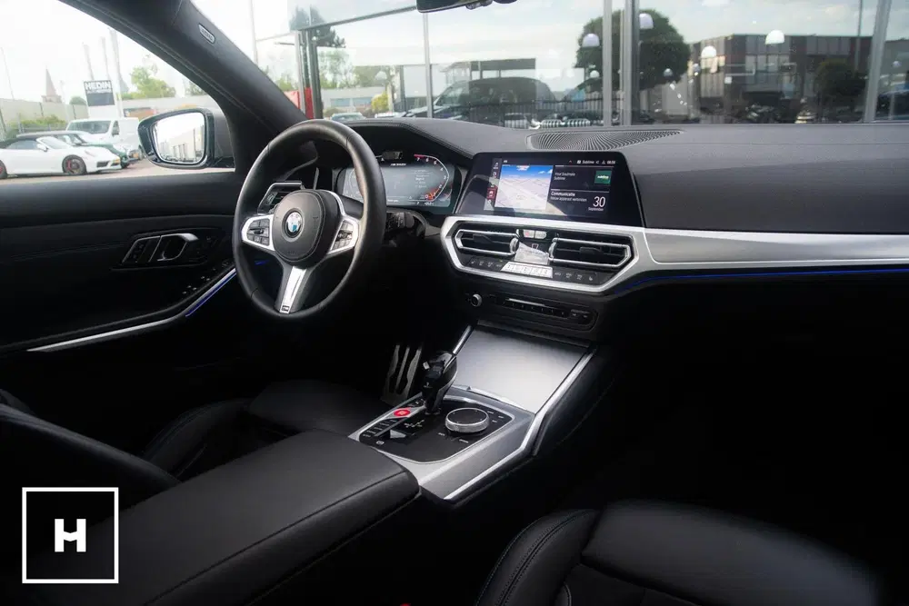 BMW 3-serie M340i xDrive Touring uit 2020, foto 2