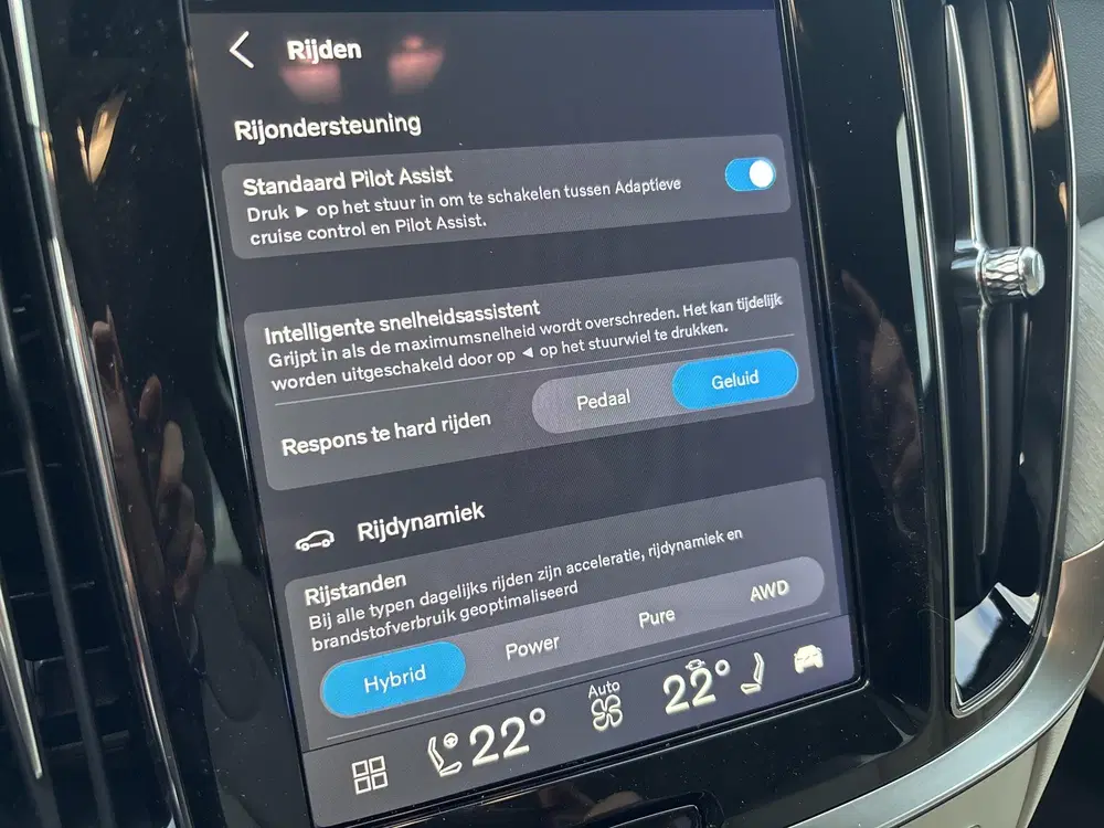 Volvo V60 T8 Plug-in hybrid AWD Plus Dark uit 2026, foto 15