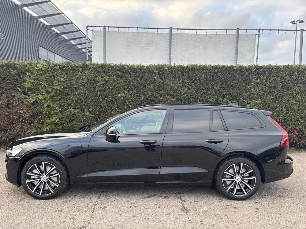Volvo V60 T8 Plug-in hybrid AWD Plus Dark uit 2026, foto 4