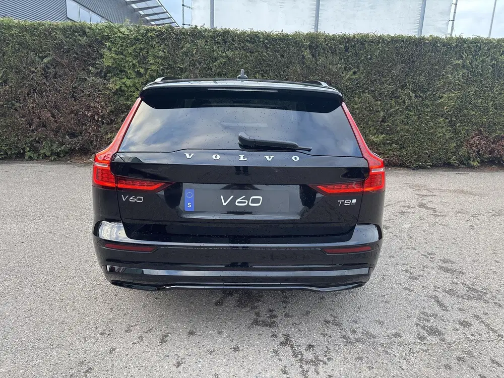Volvo V60 T8 Plug-in hybrid AWD Plus Dark uit 2026, foto 5