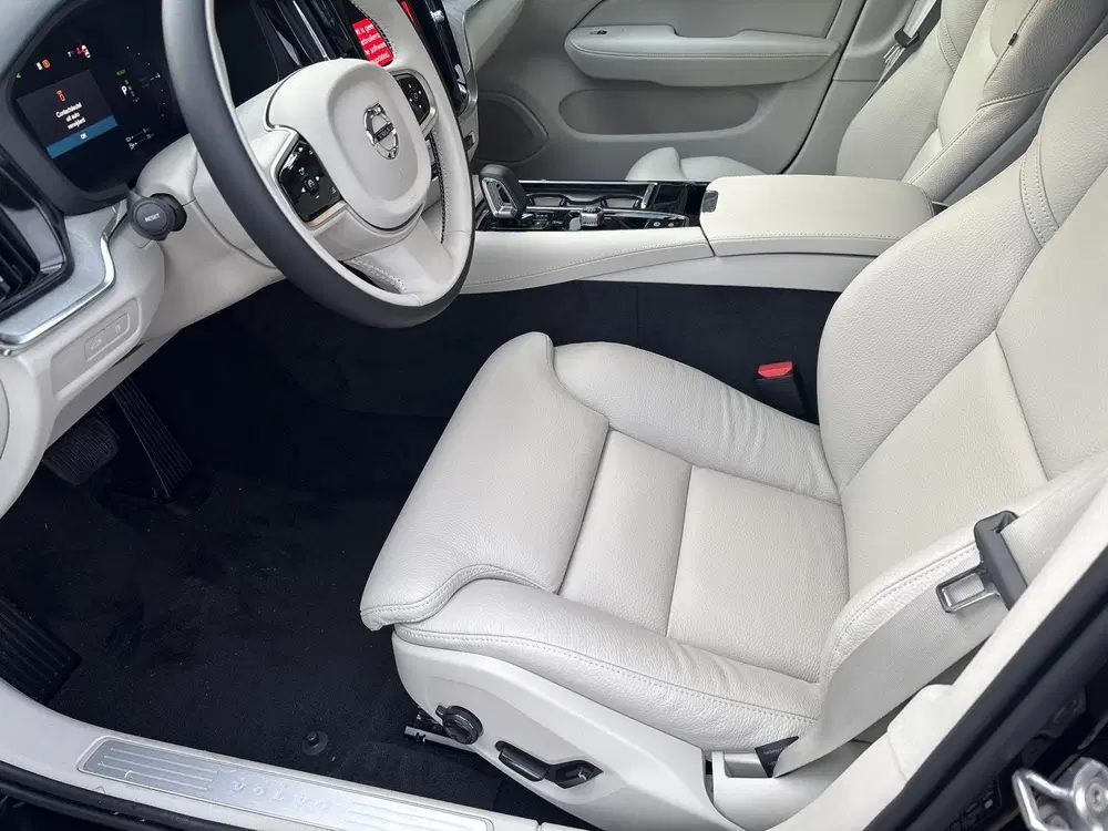 Volvo V60 T8 Plug-in hybrid AWD Plus Dark uit 2026, foto 8