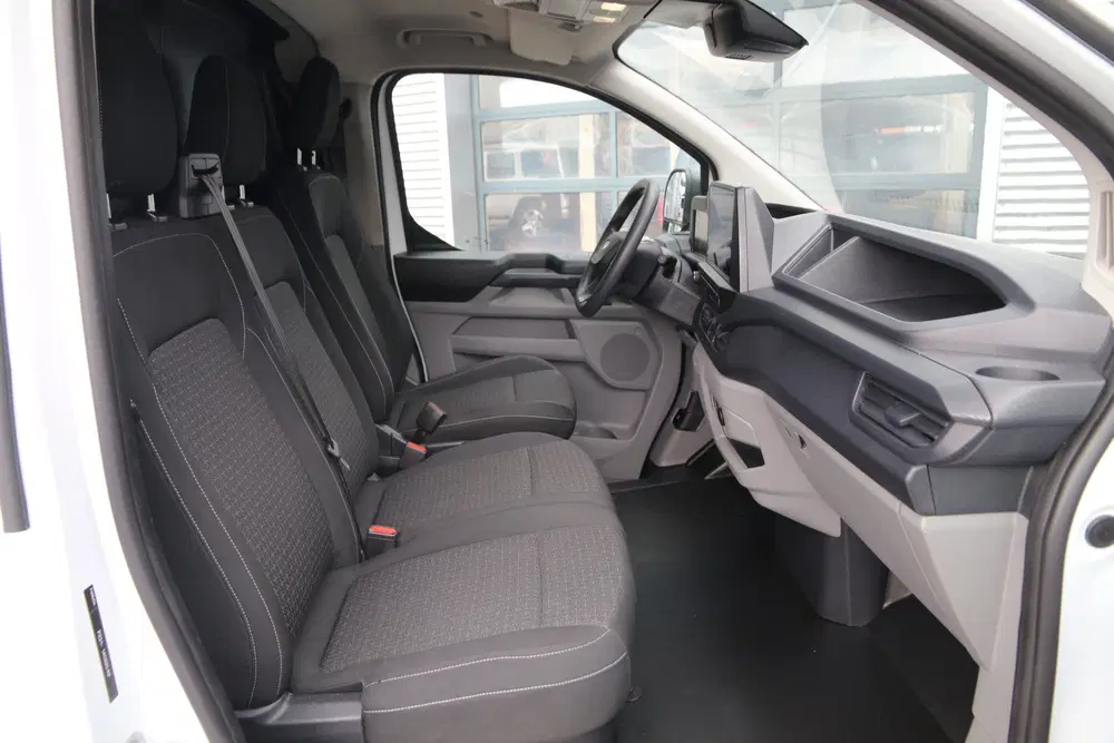 Ford Transit Custom 2.0 TDCI 136 uit 2024, foto 10
