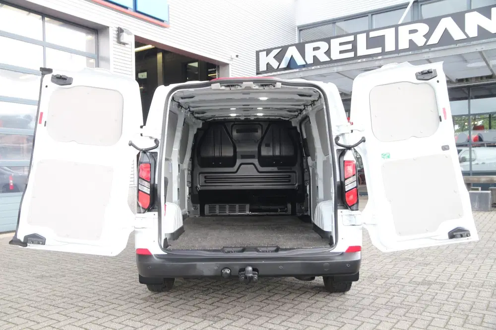Ford Transit Custom 2.0 TDCI 136 uit 2024, foto 3