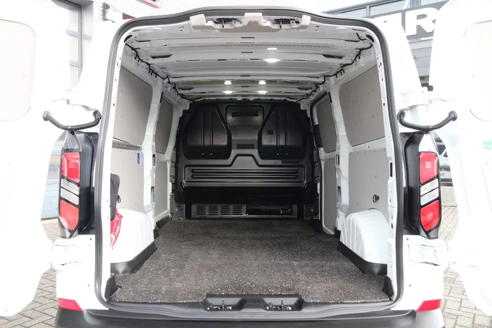 Ford Transit Custom 2.0 TDCI 136 uit 2024, foto 4