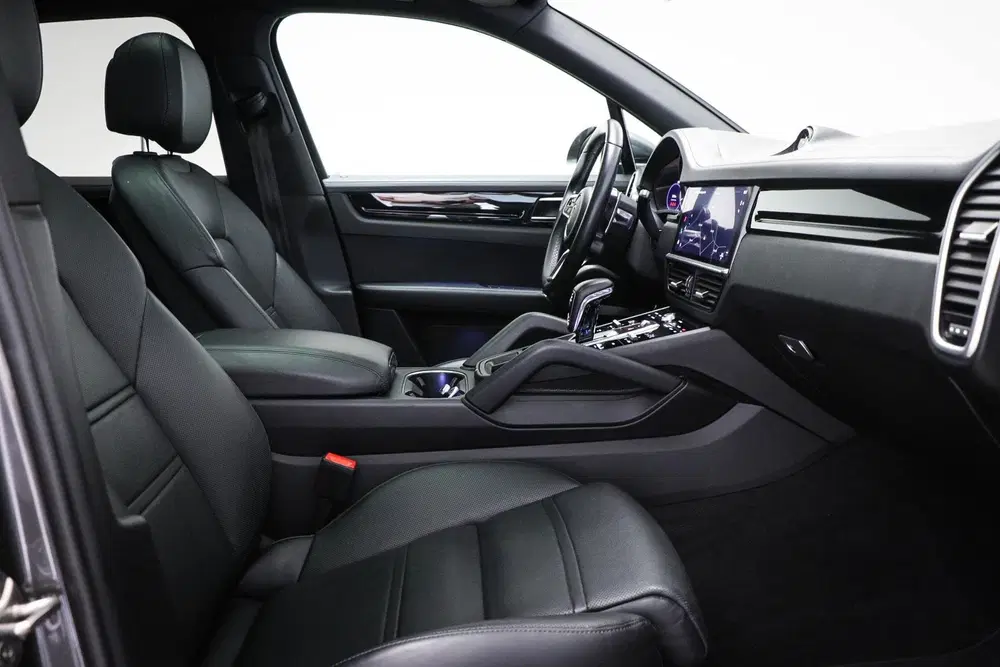 Porsche Cayenne 3.0 E-Hybrid Platinum Edition uit 2022, foto 11