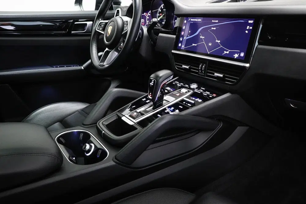 Porsche Cayenne 3.0 E-Hybrid Platinum Edition uit 2022, foto 3