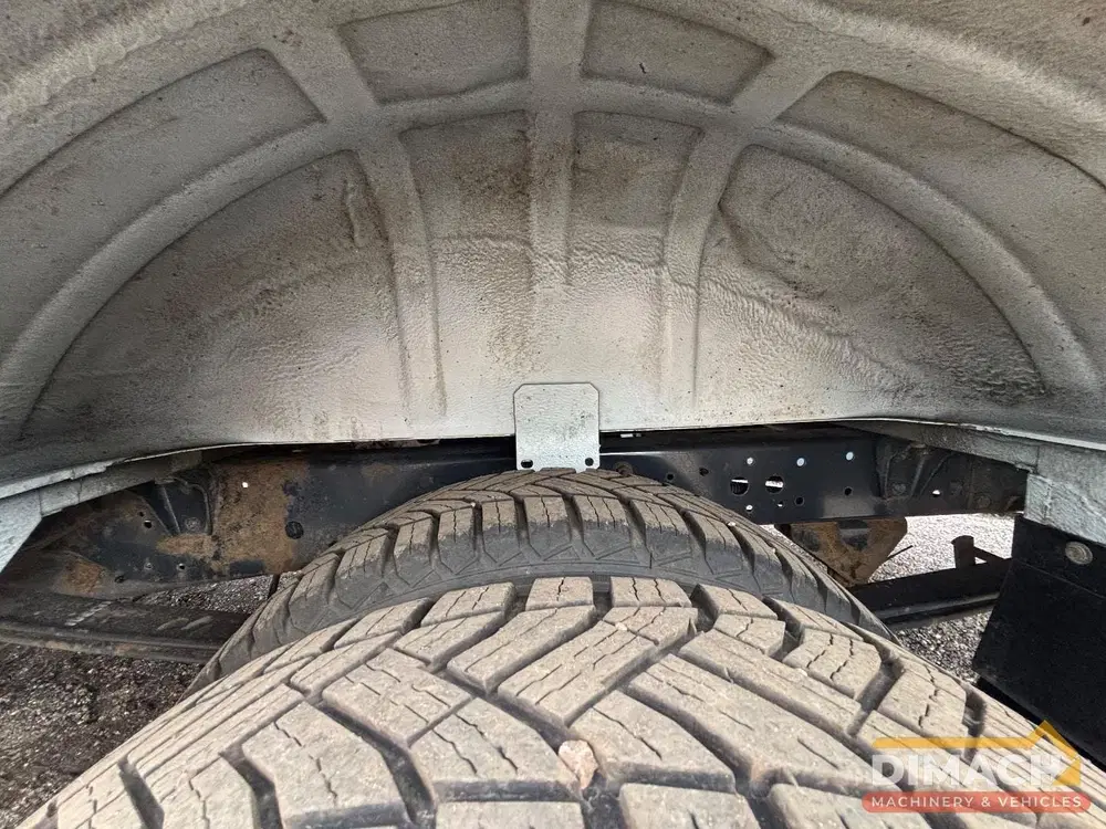 Iveco Daily Dubbellucht uit 2019, foto 10
